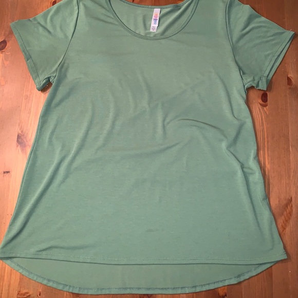 NWOT LuLaRoe Classic T - size XL - Picture 4 of 4